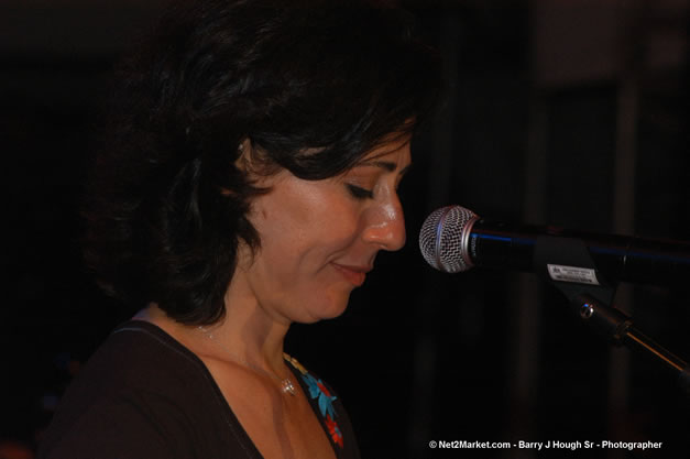 Christopher Cross @ The Aqueduct on Rose Hall - Friday, January 26, 2007 - 10th Anniversary - Air Jamaica Jazz & Blues Festival 2007 - The Art of Music - Tuesday, January 23 - Saturday, January 27, 2007, The Aqueduct on Rose Hall, Montego Bay, Jamaica - Negril Travel Guide, Negril Jamaica WI - http://www.negriltravelguide.com - info@negriltravelguide.com...!