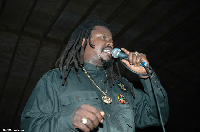 The Messenger, Reggae Super Star - Luciano - Gregory Isaacs - Bobby Dread - Swallow - backed by the Indika Band - Boubon Beach Restaurant, Beach Bar & Oceanfront Accommodations - Negril Travel Guide, Negril Jamaica WI - http://www.negriltravelguide.com - info@negriltravelguide.com...!