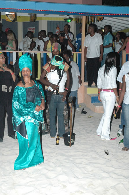 History Clash - Stone Love VS David Roddigan [Out of London] - June 5, 2005 - Presented by Jamaica Tamboo in association with Guinness - Negril Spot - Negril Travel Guide, Negril Jamaica WI - http://www.negriltravelguide.com - info@negriltravelguide.com...!