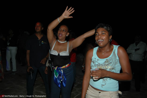 Pirates of Negril at Negril Escapes, West End, Negril - JAPEX 2006 Negril Photos - Negril Travel Guide, Negril Jamaica WI - http://www.negriltravelguide.com - info@negriltravelguide.com...!