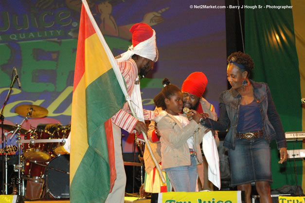 Fanton Mojah @ Tru-Juice Rebel Salute 2007 - Saturday, January 13, 2007, Port Kaiser Sports Club, St. Elizabeth - Negril Travel Guide, Negril Jamaica WI - http://www.negriltravelguide.com - info@negriltravelguide.com...!