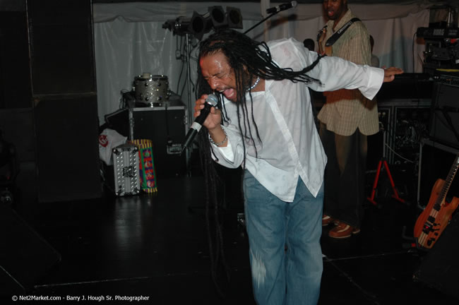 Party Rose Hall Great House - Virgin Atlantic Inaugural Flight To Montego Bay, Jamaica Photos - Sir Richard Bronson, President & Family, and 450 Passengers - Party at Rose Hall Great House, Montego Bay, Jamaica - Tuesday, July 4, 2006 - Negril Travel Guide, Negril Jamaica WI - http://www.negriltravelguide.com - info@negriltravelguide.com...!