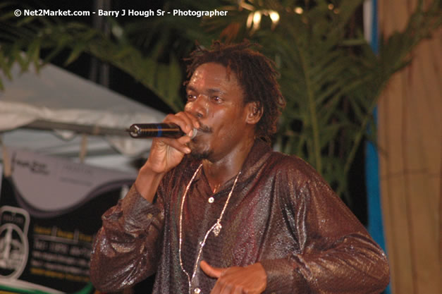 Kenyatta Hill @ Western Consciousness 2007 - Presented by King of Kings Productons - Saturday, April 28, 2007 - Llandilo Cultural Centre, Savanna-La-Mar, Westmoreland, Jamaica W.I. - Negril Travel Guide, Negril Jamaica WI - http://www.negriltravelguide.com - info@negriltravelguide.com...!