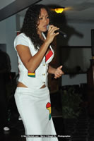 DSC_1723.jpg (51,378 bytes)